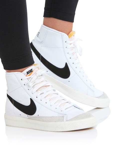 white nike blazer